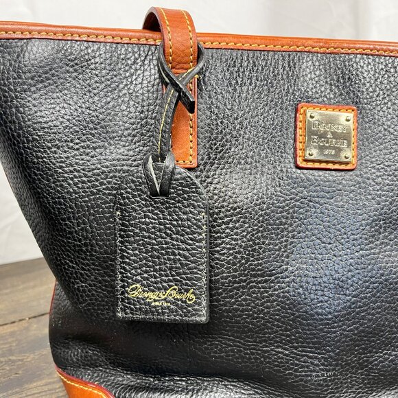 Dooney & Bourke Charleston Shopper Pebble Grain Leather Tote Black Pink Interior - Picture 2 of 8